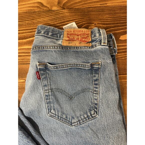 Levi's 501 Jeans Men's 34x32 Blue Cotton Denim Straight Leg Button Fly Workwear - Picture 2 of 6